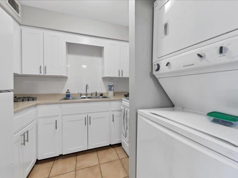 Designed And Cozy 1Br With Parking Near Stores Apartment Tampa Exterior photo
